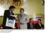 Presidente Lula cumprimenta o presidente da Coca-Cola Brasil, Brian Smith que exibe o certificado do programa Fome Zero, no restaurante popular da empresa.jpg