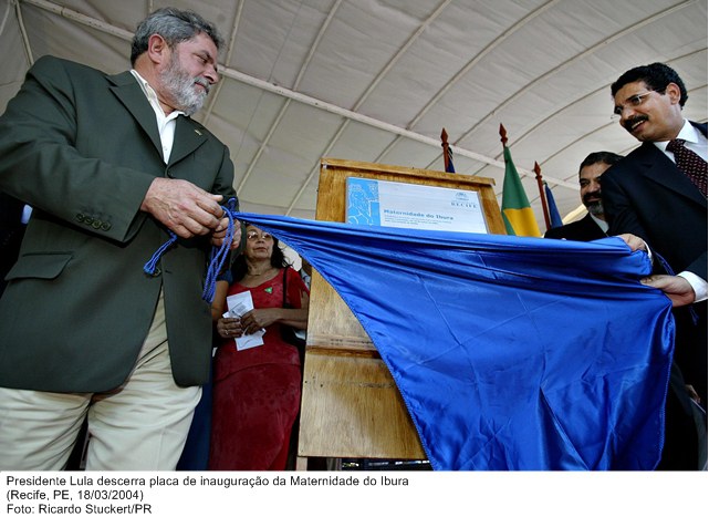 Presidente Lula descerra placa de inauguração da Maternidade do Ibura.jpg