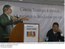 Presidente Lula discursa durante cerimônia de assinatura de convênio entre o ministério da Ciência e Tecnologia e a Universidade de PE. Ao fundo, o ministro Eduardo Campos.jpg