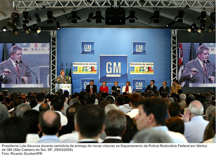 Presidente Lula discursa durante cerimônia de entrega de novas viaturas ao Departamento de Polícia Rodoviária Federal em fábrica da GM.jpg