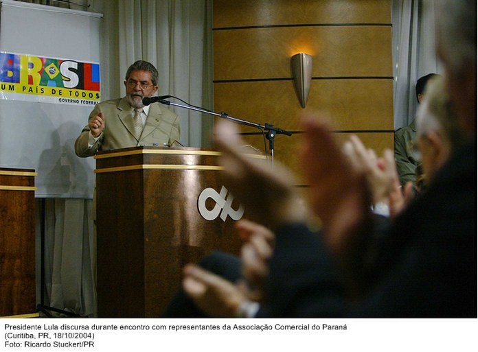 Presidente Lula discursa durante encontro com representantes da Associação Comercial do Paraná.jpg