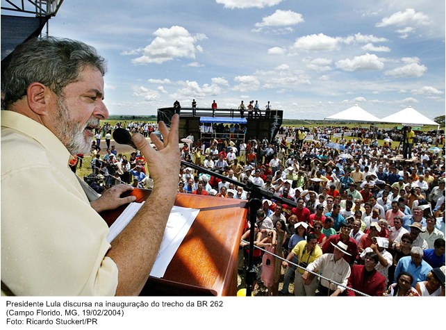 Presidente Lula discursa na inauguração do trecho da BR 262.jpg
