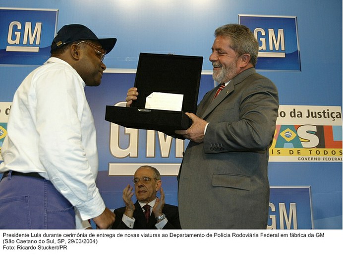 Presidente Lula durante cerimônia de entrega de novas viaturas ao Departamento de Polícia Rodoviária Federal em fábrica da GM (2).jpg