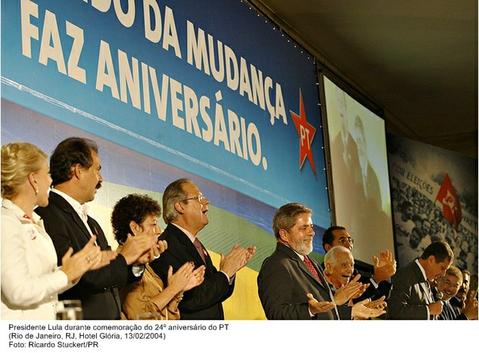 Presidente Lula durante comemoração do 24º aniversário do PT.jpg