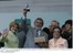Presidente Lula e a primeira-dama Marisa Letícia recebem imagem de Irmã Dulce, na solenidade de lançamento da Farmácia Popular na Bahia.jpg