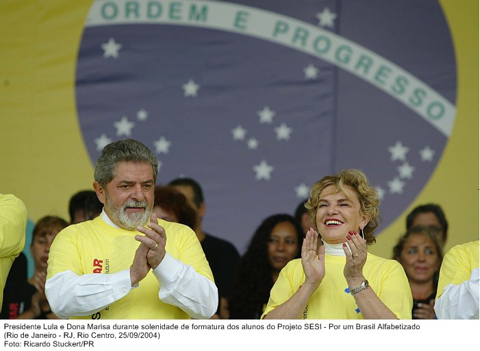 Presidente Lula e Dona Marisa durante solenidade de formatura dos alunos do Projeto SESI - Por um Brasil Alfabetizado.jpg
