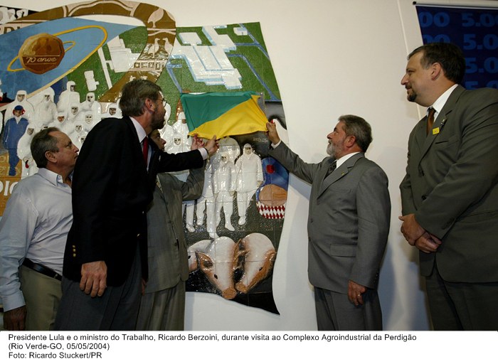 Presidente Lula e o ministro do Trabalho, Ricardo Berzoini, durante visita ao Complexo Agroindustrial da Perdigão.jpg