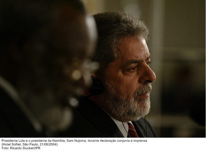 Presidente Lula e o presidente da Namíbia, Sam Nujoma, durante declaração conjunta à imprensa.jpg