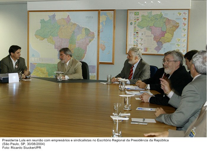 Presidente Lula em reunião com empresários e sindicalistas no Escritório Regional da Presidência da República.jpg