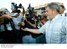 Presidente Lula oferece produtos da XV Fenagri aos fotógrafos que acompanham o evento.jpg