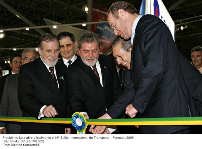 Presidente Lula abre oficialmente o 15º Salão Internacional do Transporte - Fenatran-2005.jpg