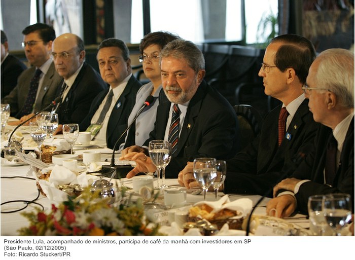 Presidente Lula, acompanhado de ministros, participa de café da manhã com investidores em SP.jpg