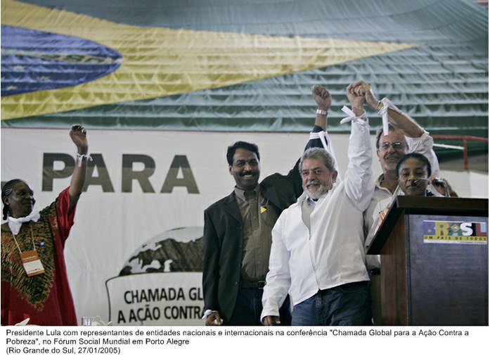 Presidente Lula com representantes de entidades nacionais e internacionais na conferência Chamada Global para a Ação Contra a Pobreza, no Fórum Social Mundial em Porto Alegre.jpg
