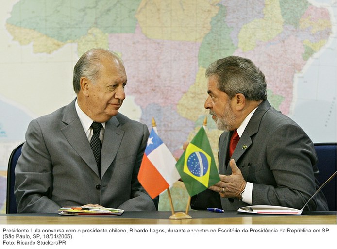 Presidente Lula conversa com o presidente chileno, Ricardo Lagos, durante encontro no Escritório da Presidência da República em SP.jpg