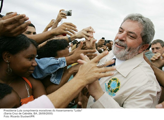 Presidente Lula cumprimenta moradores do Assentamento Lulão.jpg