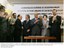 Presidente Lula cumprimenta o ministro das Cidades, Marcio Fortes, durante a cerimônia de assinatura do convênio de Descentralização do Sistema de Trens Urbanos de Salvador.jpg