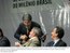 Presidente Lula cumprimenta o prefeito de Belo Horizonte, Fernando Pimentel, tendo ao lado o ministro Luiz Dulci, durante cerimônia de abertura da Semana Nacional de Mobilização pela Cidadania.jpg