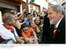 Presidente Lula cumprimenta populares durante visita ao Ponto de Cultura da Comunidade de Heliópolis.jpg