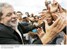 Presidente Lula cumprimenta populares na cerimônia de inauguração da eletrificação do assentamento Amaralina.jpg