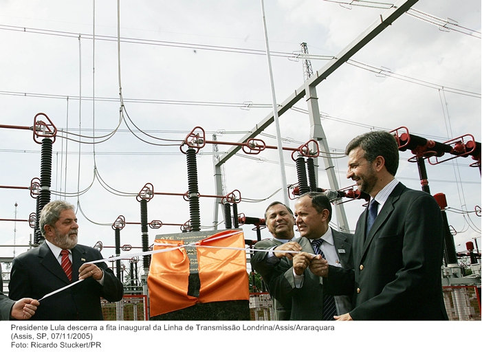 Presidente Lula descerra a fita inaugural da Linha de Transmissão Londrina-Assis-Araraquara.jpg