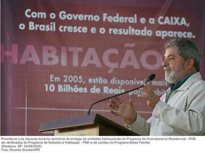 Presidente Lula discursa durante cerimônia de entrega de unidades habitacionais do Programa de Arrendamento Residencial - PAR, de certificados do Programa de Subsídio à Habitação - PSH.jpg