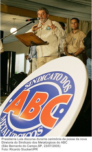 Presidente Lula discursa durante cerimônia de posse da nova Diretoria do Sindicato dos Metalúrgicos do ABC (2).jpg