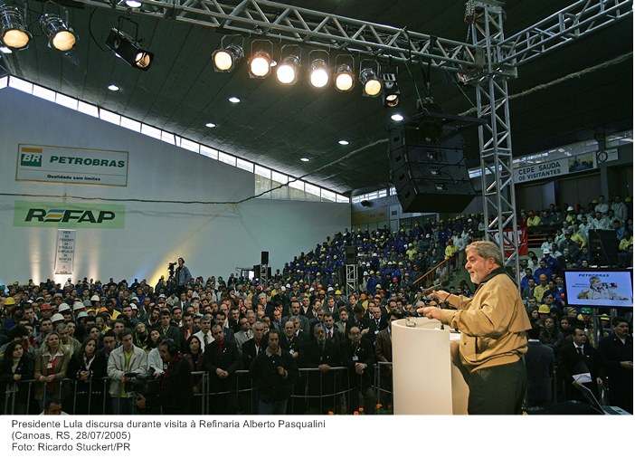 Presidente Lula discursa durante visita à Refinaria Alberto Pasqualini.jpg