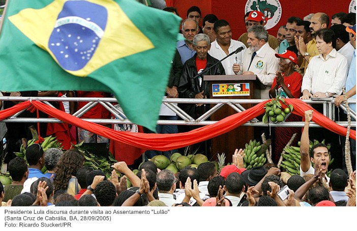Presidente Lula discursa durante visita ao Assentamento Lulão.jpg