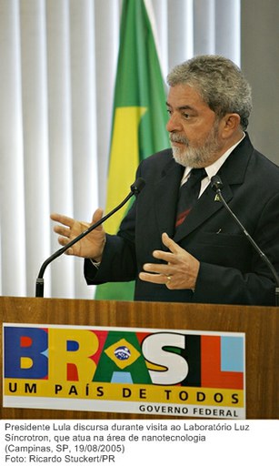 Presidente Lula discursa durante visita ao Laboratório Luz Síncrotron, que atua na área de nanotecnologia.jpg