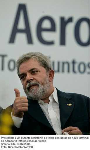 Presidente Lula durante cerimônia de início das obras do novo terminal do Aeroporto Internacional de Vitória.jpg