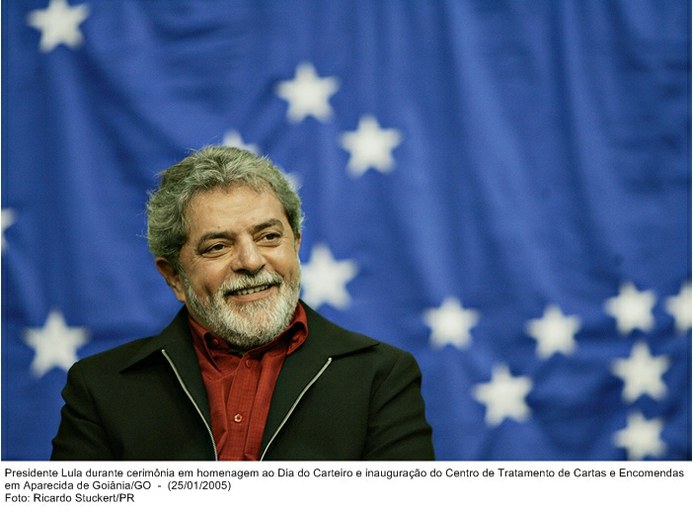 Presidente Lula durante cerimônia em homenagem ao Dia do Carteiro e inauguração do Centro de Tratamento de Cartas e Encomendas em Aparecida de Goiânia-GO (2).jpg