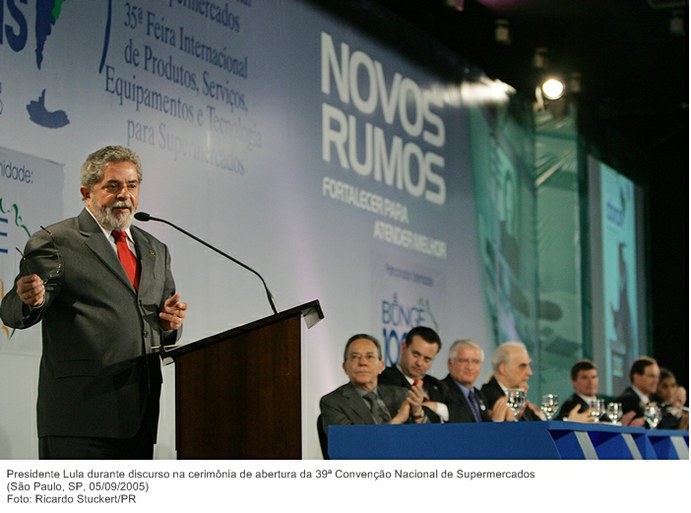 Presidente Lula durante discurso na cerimônia de abertura da 39ª Convenção Nacional de Supermercados (3).jpg