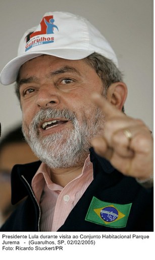 Presidente Lula durante visita ao Conjunto Habitacional Parque Jurema.jpg