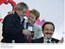 Presidente Lula é homenageado durante ato político em comemoração aos 15 anos do Foro de São Paulo e recebe os aplausos do ministro Luiz Dulci.jpg