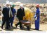 Presidente Lula e o ministro da Saúde, Humberto Costa, durante visita ao canteiro de obras do Hospital-Escola Municipal de São Carlos.jpg