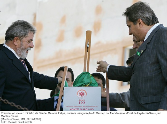 Presidente Lula e o ministro da Saúde, Saraiva Felipe, durante inauguração do Serviço de Atendimento Móvel de Urgência-Samu, em Montes Claros.jpg