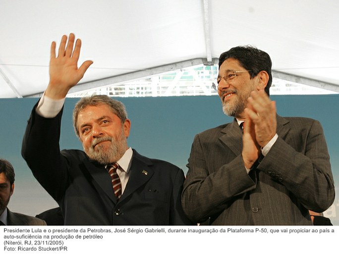 Presidente Lula e o presidente da Petrobras, José Sérgio Gabrielli, durante inauguração da Plataforma P-50, que vai propiciar ao país a auto-suficiência na produção de petróleo.jpg