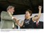 Presidente Lula entrega para d. Sarah Maria Costa as chaves de uma das unidades habitacionais do Programa de Arrendamento Residencial Horto do Carvalho II.jpg