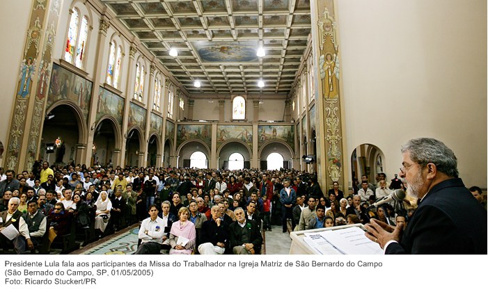 Presidente Lula fala aos participantes da Missa do Trabalhador na Igreja Matriz de São Bernardo do Campo.jpg