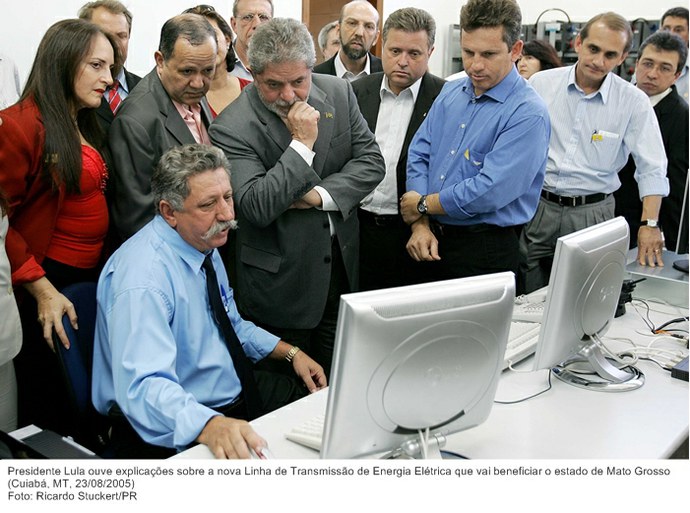 Presidente Lula ouve explicações sobre a nova Linha de Transmissão de Energia Elétrica que vai beneficiar o estado de Mato Grosso.jpg