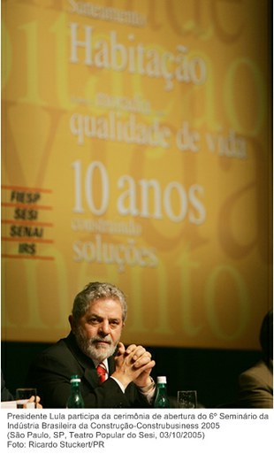 Presidente Lula participa da cerimônia de abertura do 6º Seminário da Indústria Brasileira da Construção-Construbusiness 2005.jpg