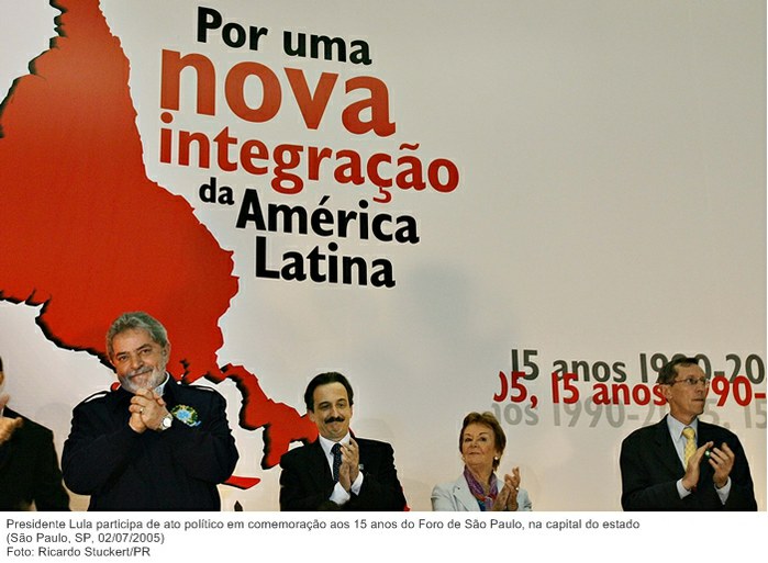 Presidente Lula participa de ato político em comemoração aos 15 anos do Foro de São Paulo, na capital do estado.jpg