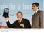 Presidente Lula recebe placa comemorativa do presidente da Petrobras, José Sérgio Gabrielli, durante lançamento do Programa de Modernização e Expansão da Frota Nacional de Petroleiros.jpg