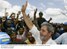 Presidente Lula saúda funcionários da Veracel Celulose S.A., durante visita às instalações da empresa.jpg