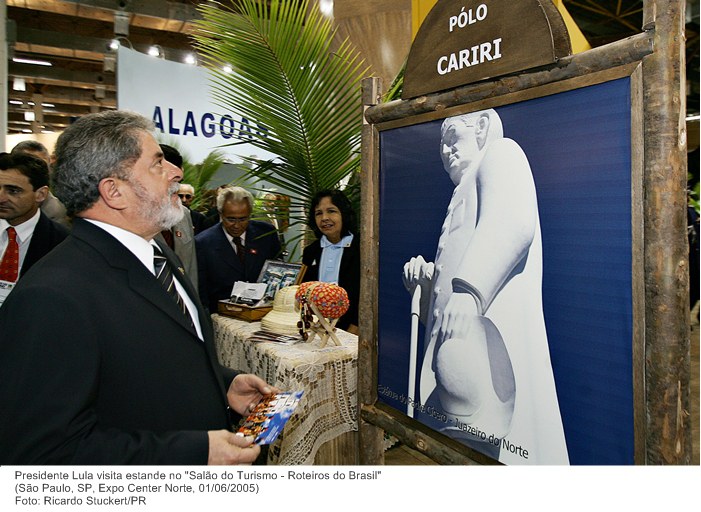 Presidente Lula visita estande no Salão do Turismo - Roteiros do Brasil.jpg