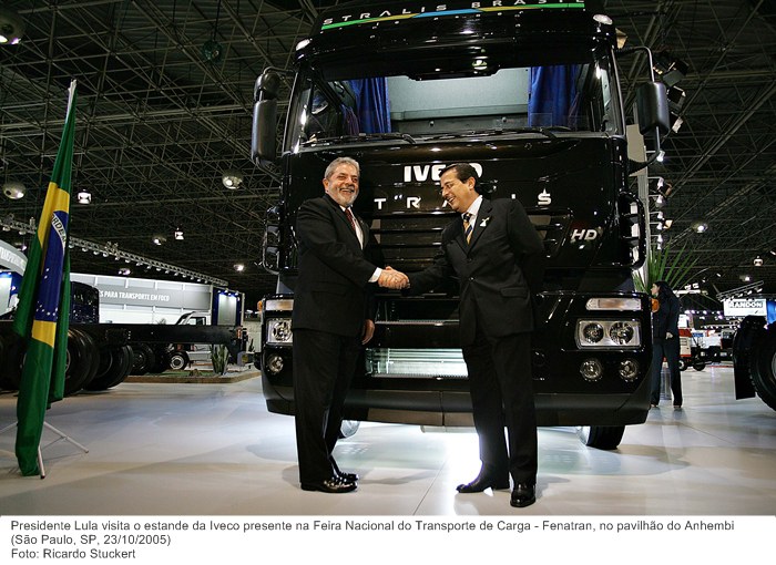 Presidente Lula visita o estande da Iveco presente na Feira Nacional do Transporte de Carga - Fenatran, no pavilhão do Anhembi.jpg