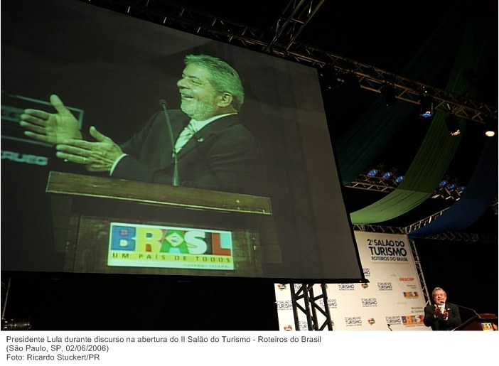 Presidente Lula durante discurso na abertura do II Salão do Turismo - Roteiros do Brasil.jpg