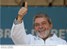 Presidente Lula acena para populares, durante cerimônia de entrega das obras de revitalização do Hospital São Pio X.jpg