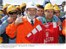 Presidente Lula ao lado de trabalhadores, durante cerimônia de assinatura de contrato da Petrobras para instalação de um dique seco em Rio Grande (2).jpg
