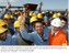 Presidente Lula ao lado de trabalhadores, durante visita ao município de Rio Grande para assinatura de contrato entre a Petrobras, a Rio Bravo Investimentos e o Estaleiro Rio Grande.jpg